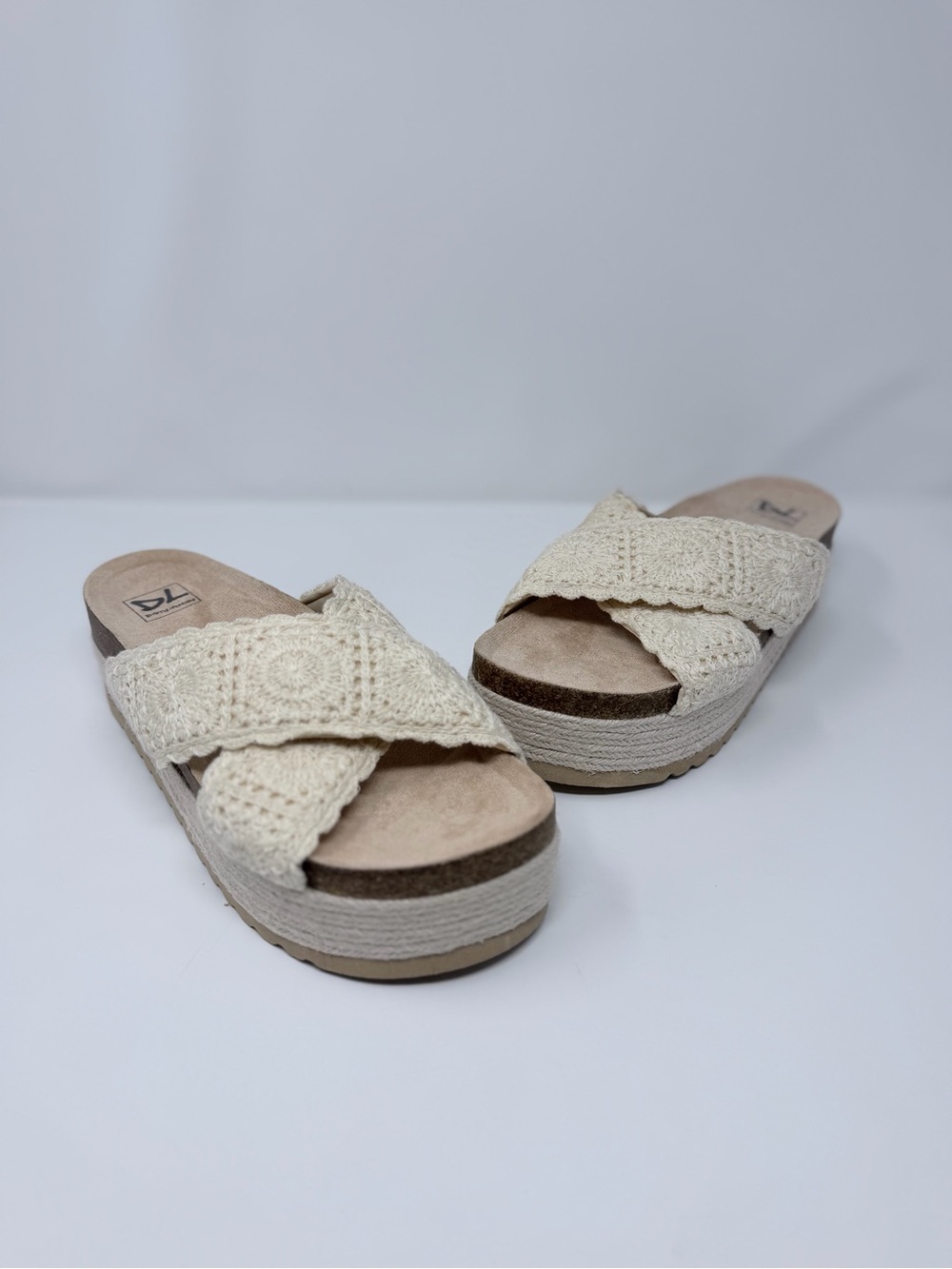 Dirty Laundry Cream Crochet Platform Slide Sandals Size 11